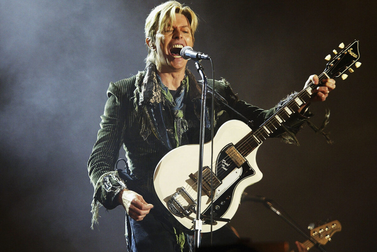 Listen to previously unreleased “Starman” by David Bowie for Top of the Pops in 1972