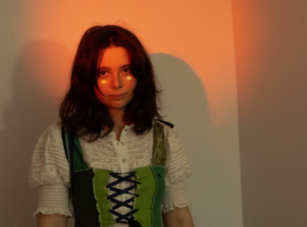 Lindsay Reamer’s debut EP, <em>Lucky,</em> is as catchy as it is promising