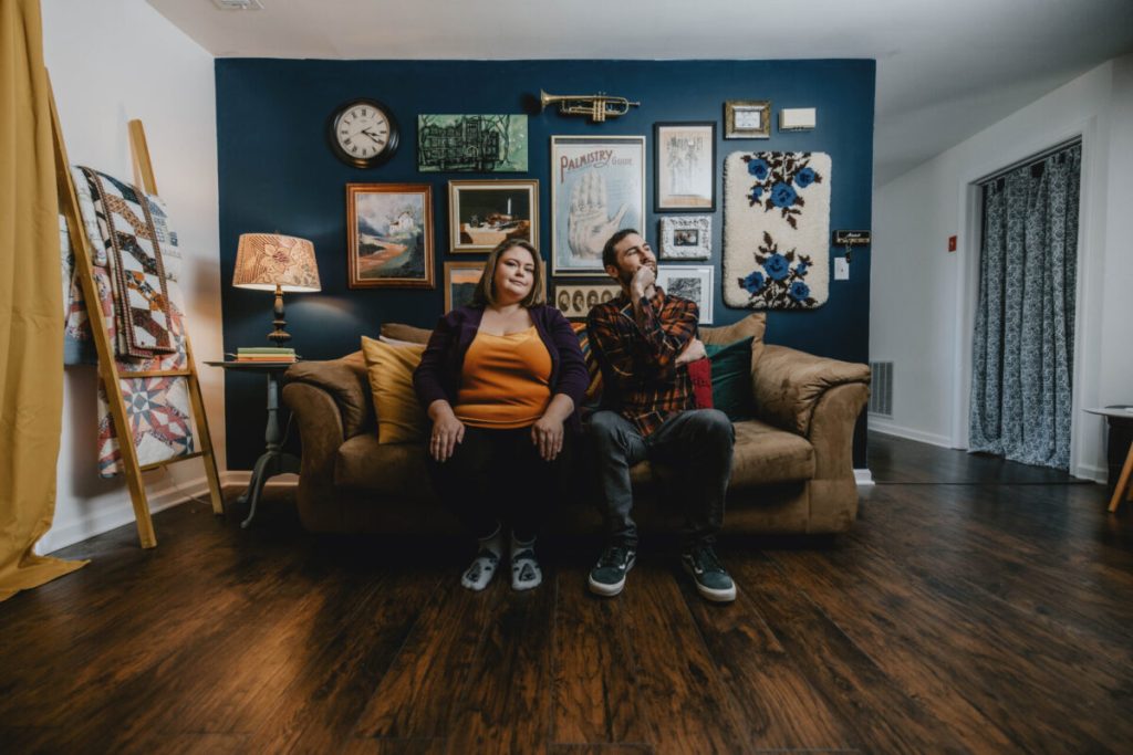 Essie + Nap deliver an emotional performance of “Long Distance Lover” live from the woods