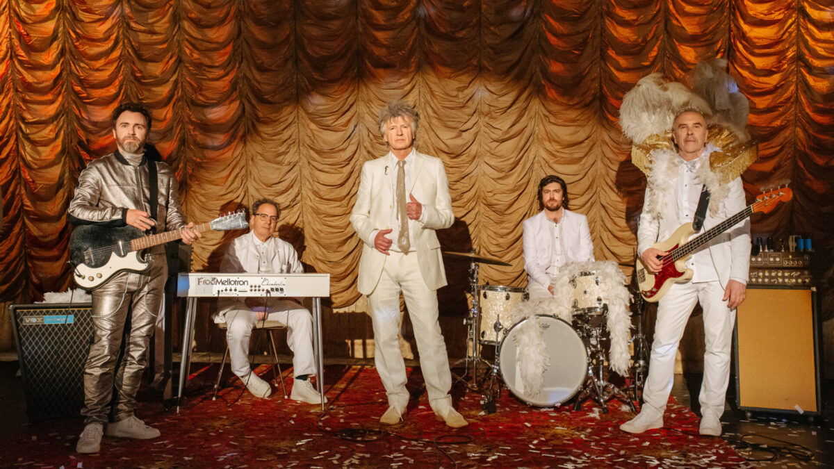 Crowded House Reunites On ‘Dreamers Are Waiting’