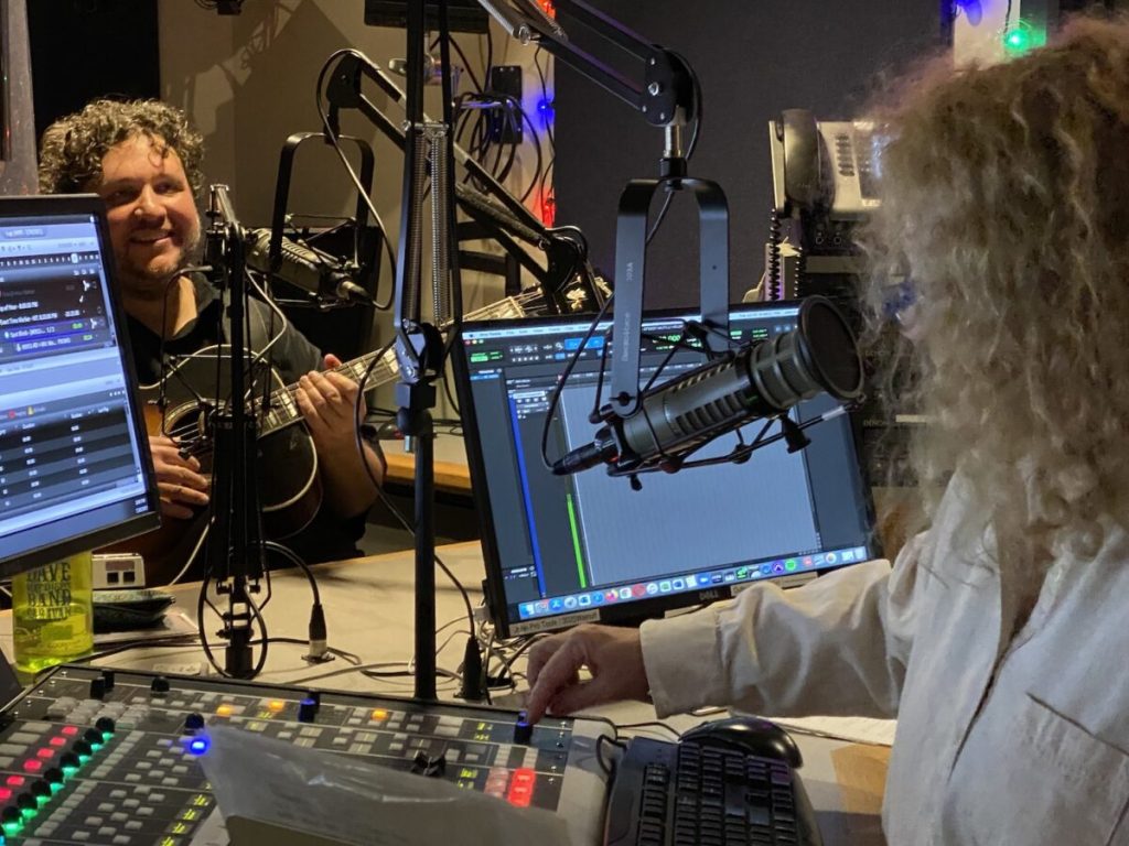Mutlu talks playing live, Musicians On Call, and more with Helen Leicht on XPN Local