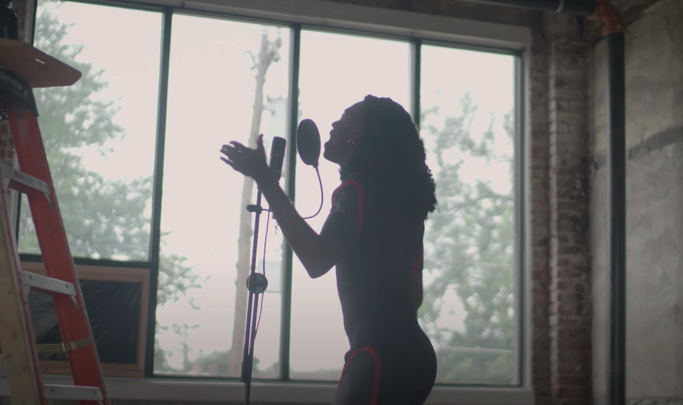 Watch AnnonXL perform “BBY BOI” for upandovr