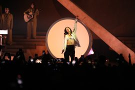 Lorde embraces change and light in a radiant ‘Solar Power’ performance at The Met
