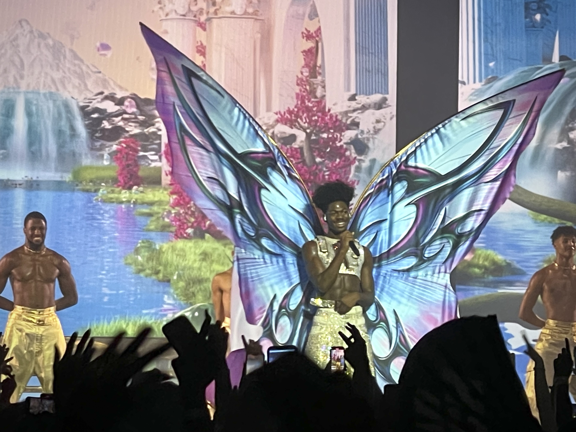 Lil Nas X Delivers A Theatrical, Exuberant Three Act Show, Performs New Single At The Met Philadelphia 