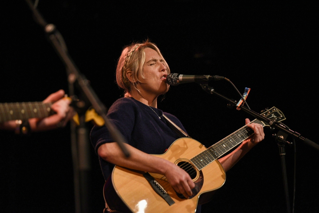 Lissie: Night Moves (Free At Noon Concert)