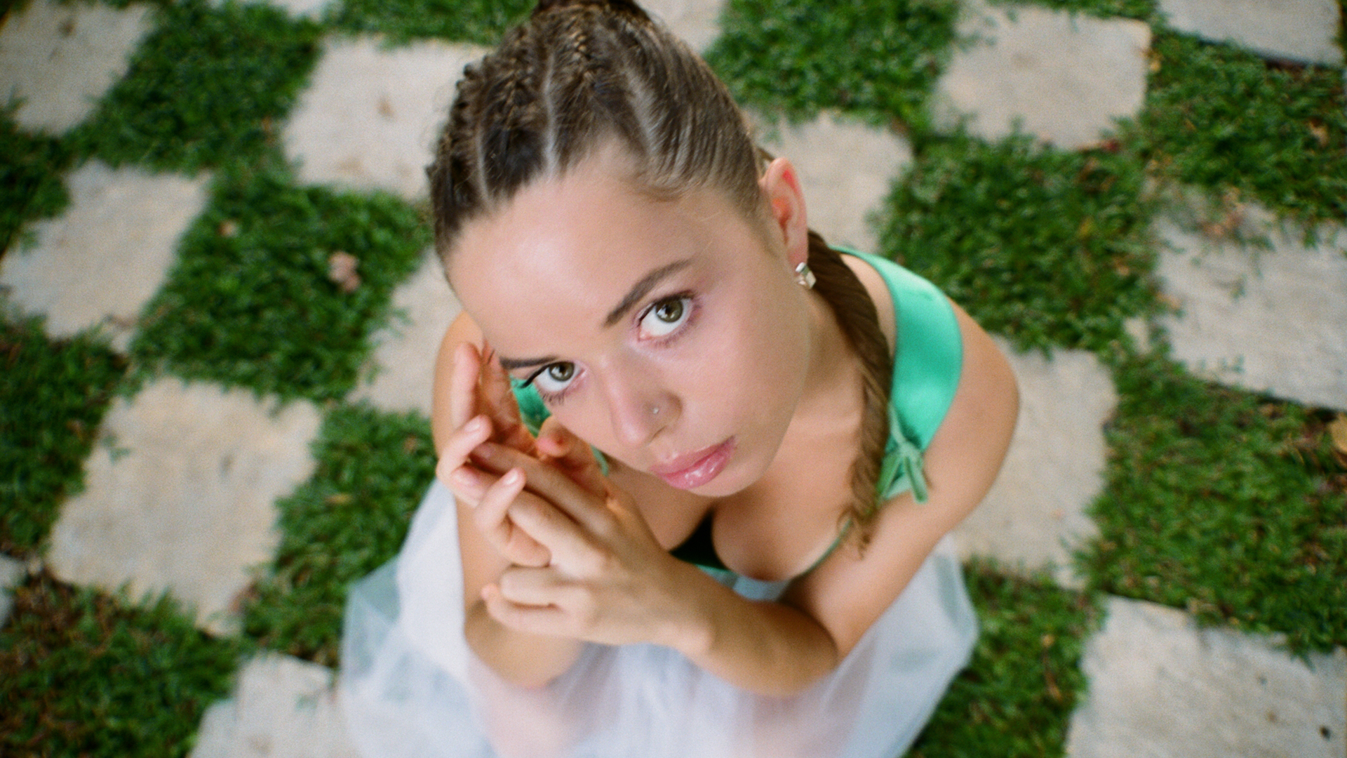 Nilüfer Yanya showcases her growing confidence in her own voice on ‘Painless’