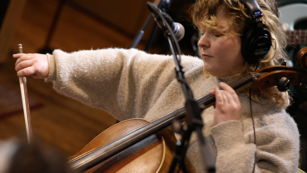 Shannen Moser: “Paint By Number” (Indie Rock Hit Parade Live Session)