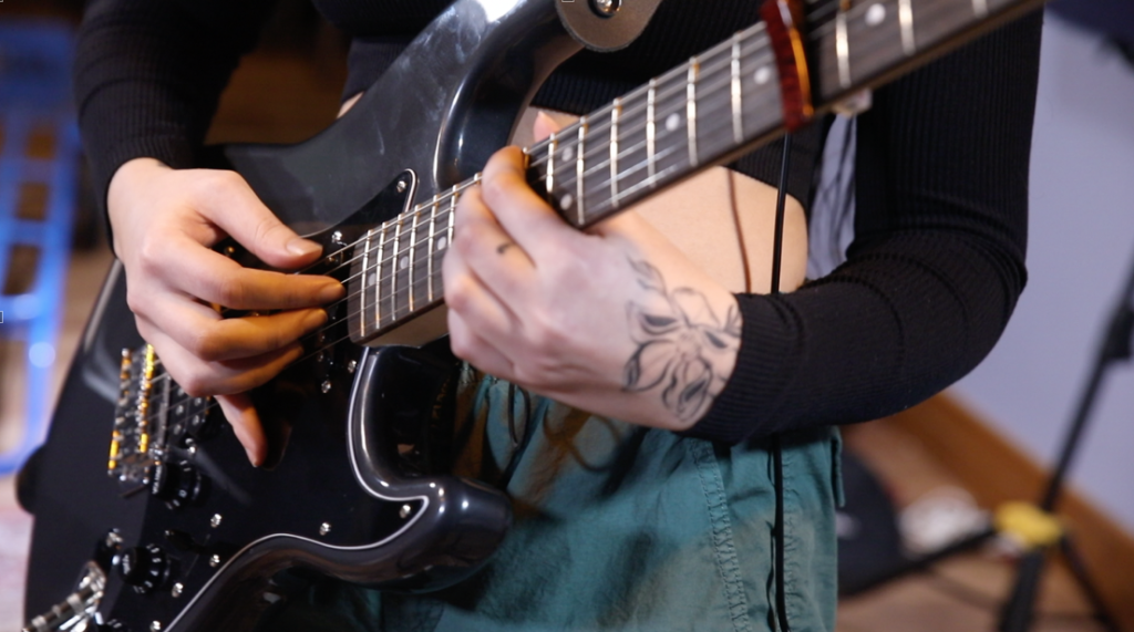 Julia Pratt: “Little Bug” (The Key Studio Sessions)