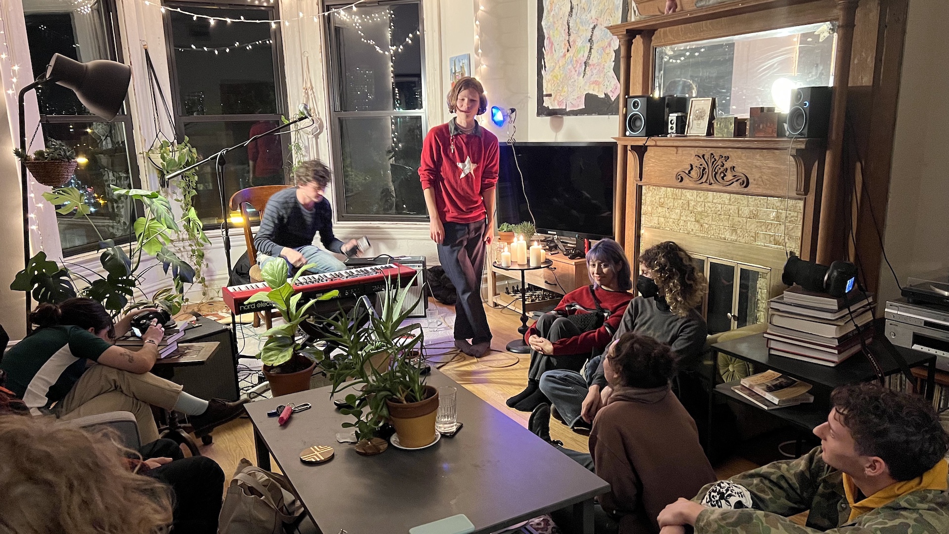 Chicago’s indie music scene is thriving inside this college student’s apartment