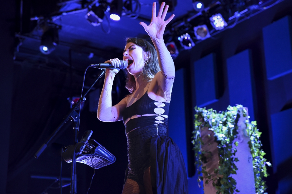 Honesty and Intimacy: Kimbra brings Valentine’s Day blessings to Philly