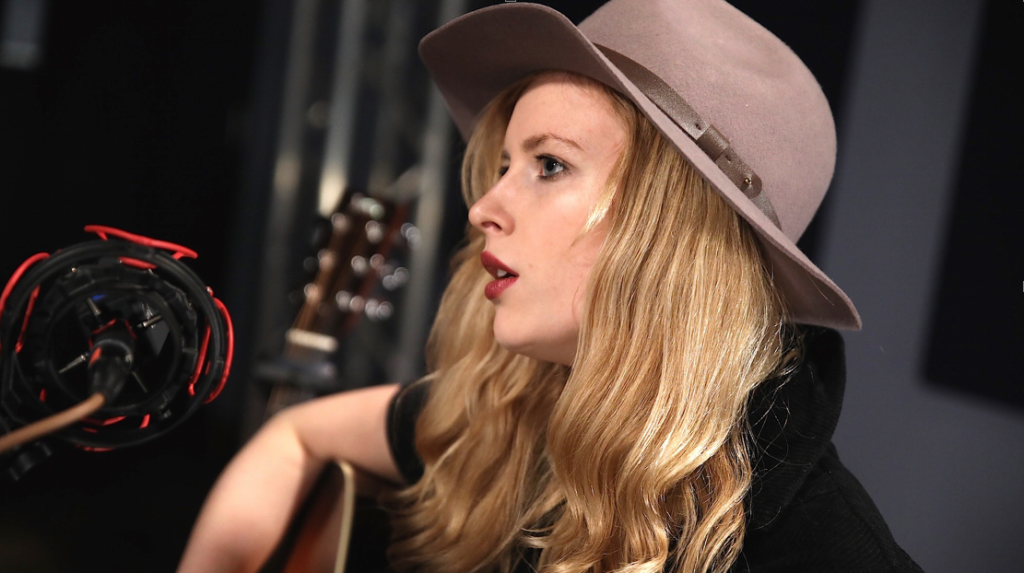 Holly Macve: “No One Has the Answers” (World Cafe Version)