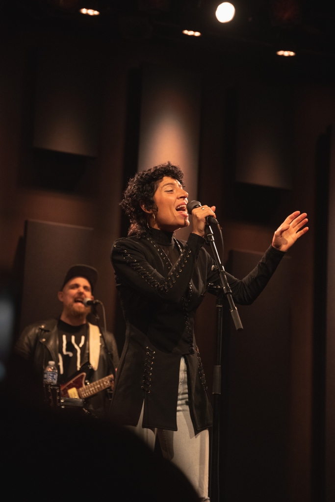 Emily King: “Can’t Hold Me” (Free at Noon Concert)