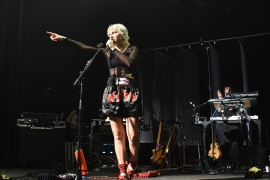 Caroline Rose performed an unhinged set at Union Transfer on their second lap with ‘The Art of Forgetting’