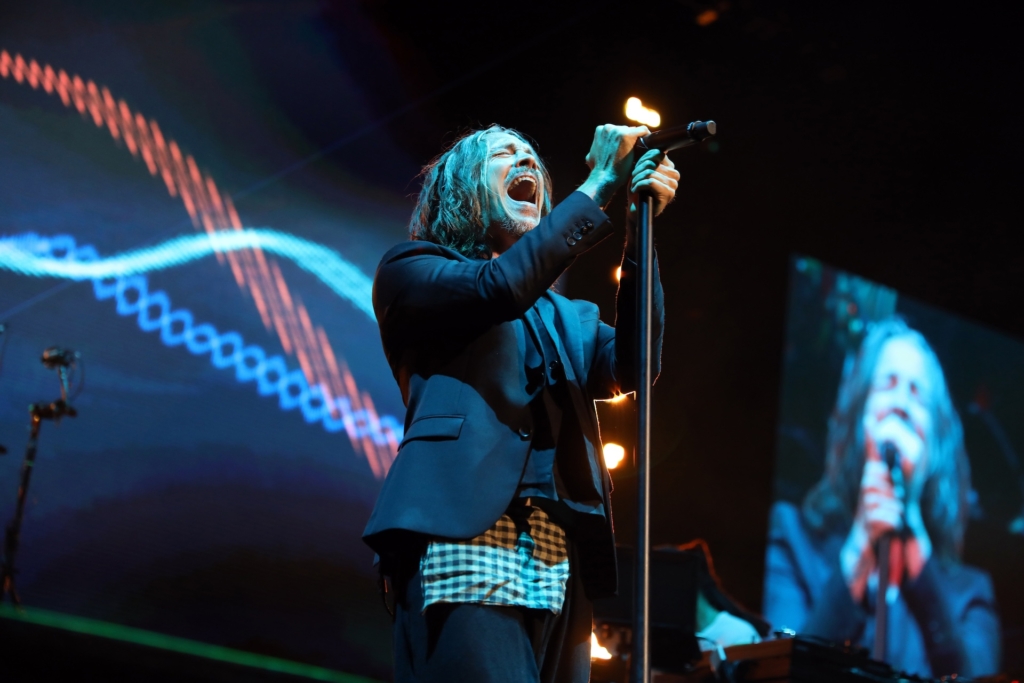 Incubus played ‘Morning View’ and more for a packed house of fans at Wells Fargo Center