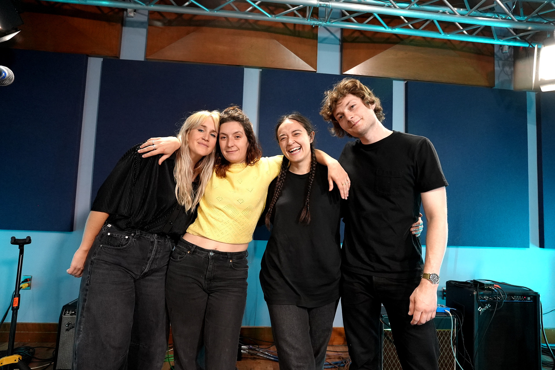 Indie Rock Hit Parade Live Session: Finom