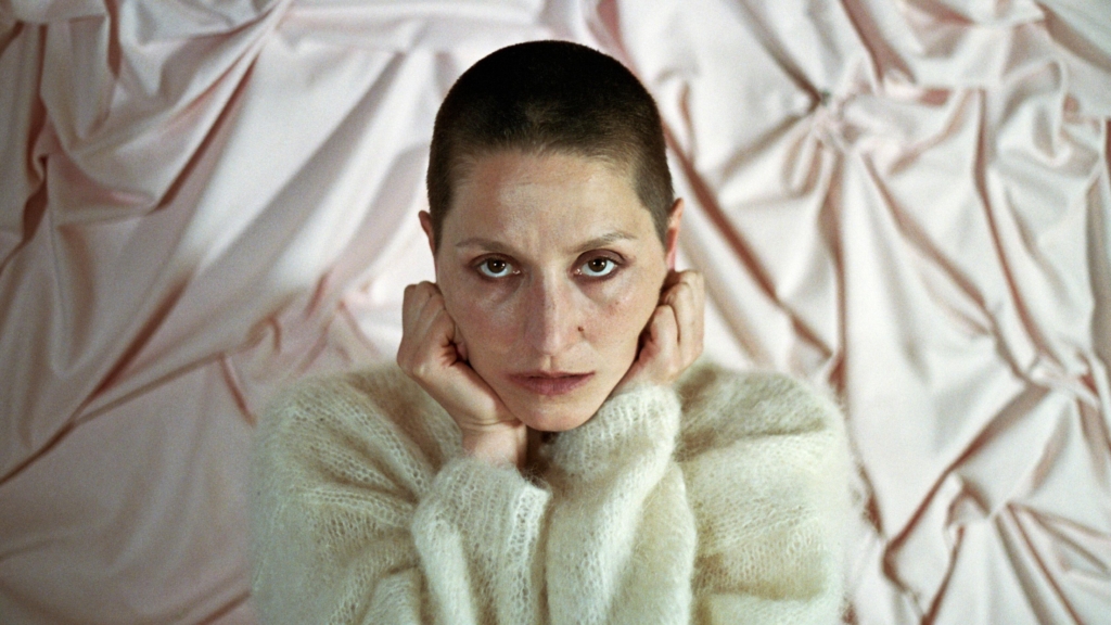 Cate Le Bon didn’t want to write about heartbreak. She did it anyways.