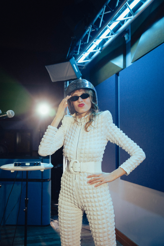Indie Rock Hit Parade Live Session: Ora the Molecule