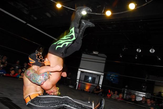 UltraMantis Black in the ring.