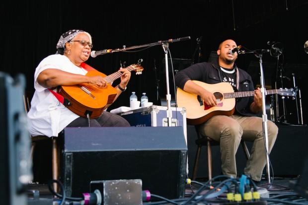 Madisen Ward and the Mama Bear at The Philadelphia Folk Fest | Photo by Hope Helmuth | hopehelmuth.com