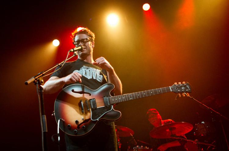 Amos Lee | photo by Jeremy Zimmerman | jeremy-zim.com