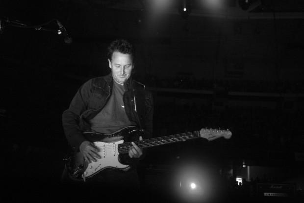 Pearl Jam at The Spectrum | photo by John Vettese