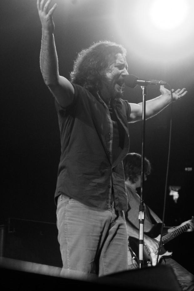 Pearl Jam at The Spectrum | photo by John Vettese