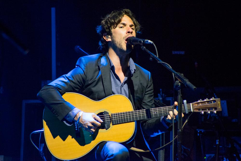 Jack Savoretti - photo by Ellen Miller - ellencm.com