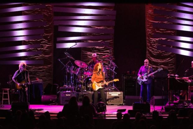 Bonnie Raitt | Photo by Chris Sikich | countfeed.tumblr.com