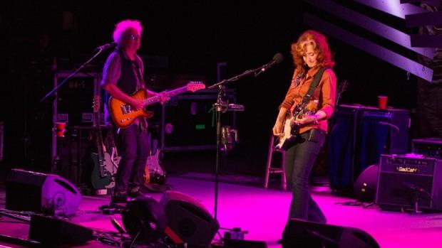 Bonnie Raitt | Photo by Chris Sikich | countfeed.tumblr.com