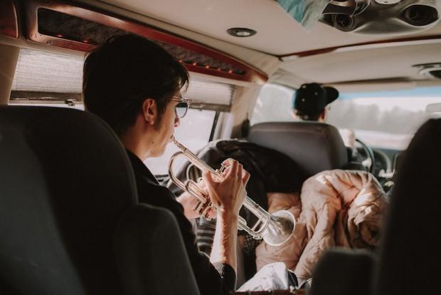 Driving between Wisconsin and Minnesota, Nate prepping for SoFar Sounds. | photo by Katie Jean Photography