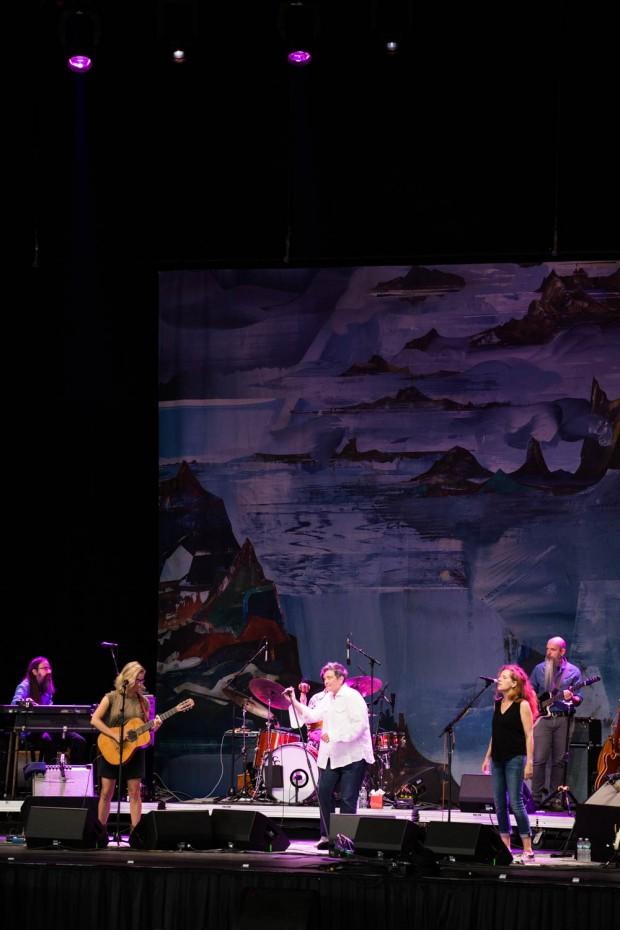 case/lang/veirs | Photo by Sydney Schaefer for WXPN | sydneyschaeferphotos.com