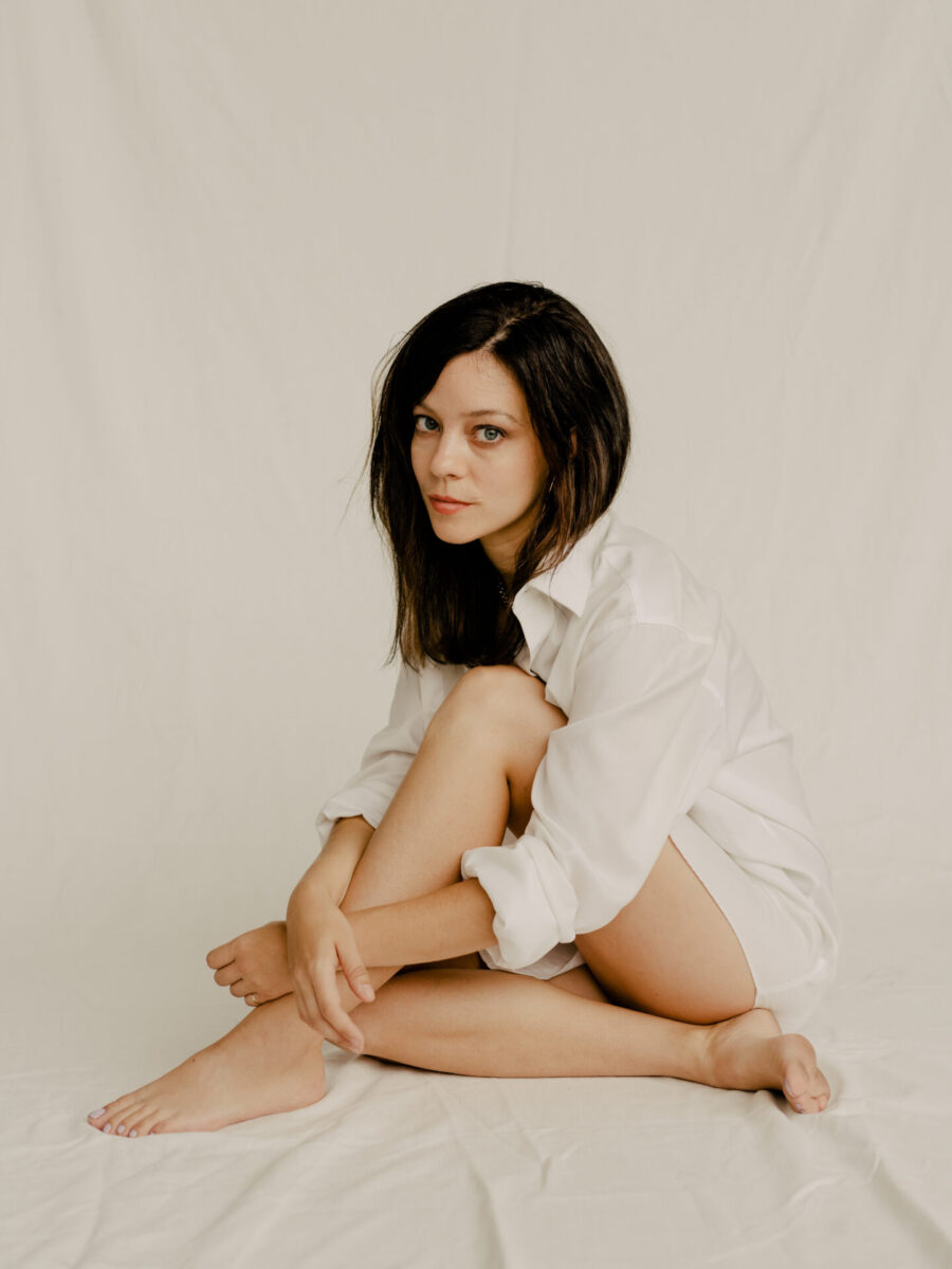 Anna Fox Rochinski of Quilt releases “Cherry,” the title track for her upcoming solo debut