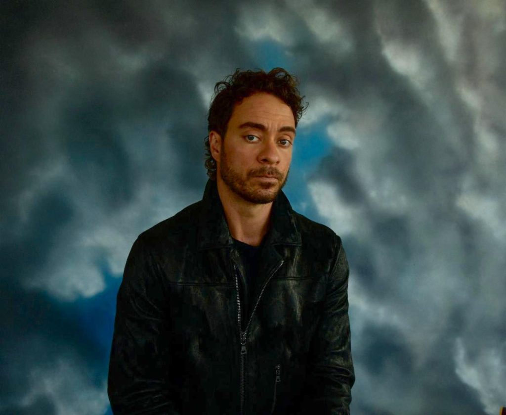 Amos Lee announces new album ‘Dreamland’, 2022 tour coming to The Met; listen to “Shoulda Known Better”