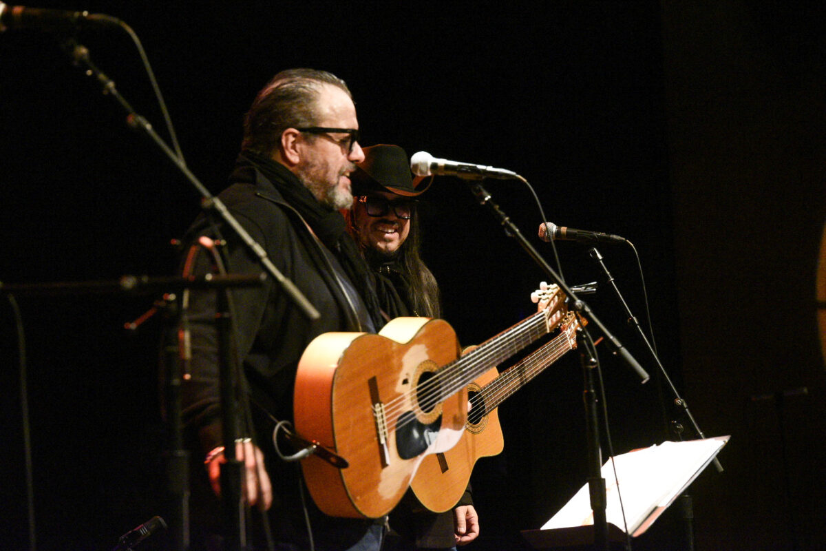The Mavericks bring ‘En Español’ and holiday cheer to Free at Noon