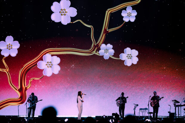 KaceyMusgraves_WEBRES_12