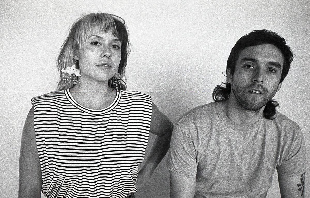 Blanketflowers channels shimmering 80s pop on new single “It’s Got Legs”