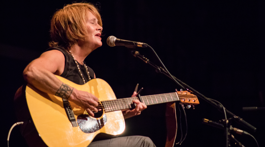 Shawn Colvin: “Shotgun Down the Avalanche” (World Cafe Version)