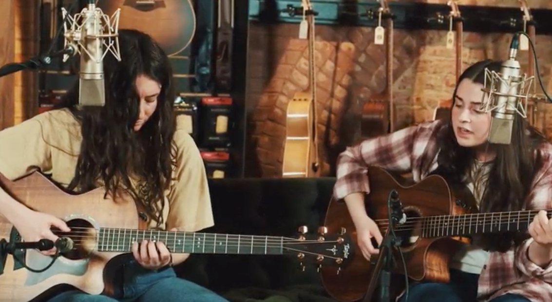 Watch Queen of Jeans perform “Hiding in Place” from their newest EP live at Russo Music