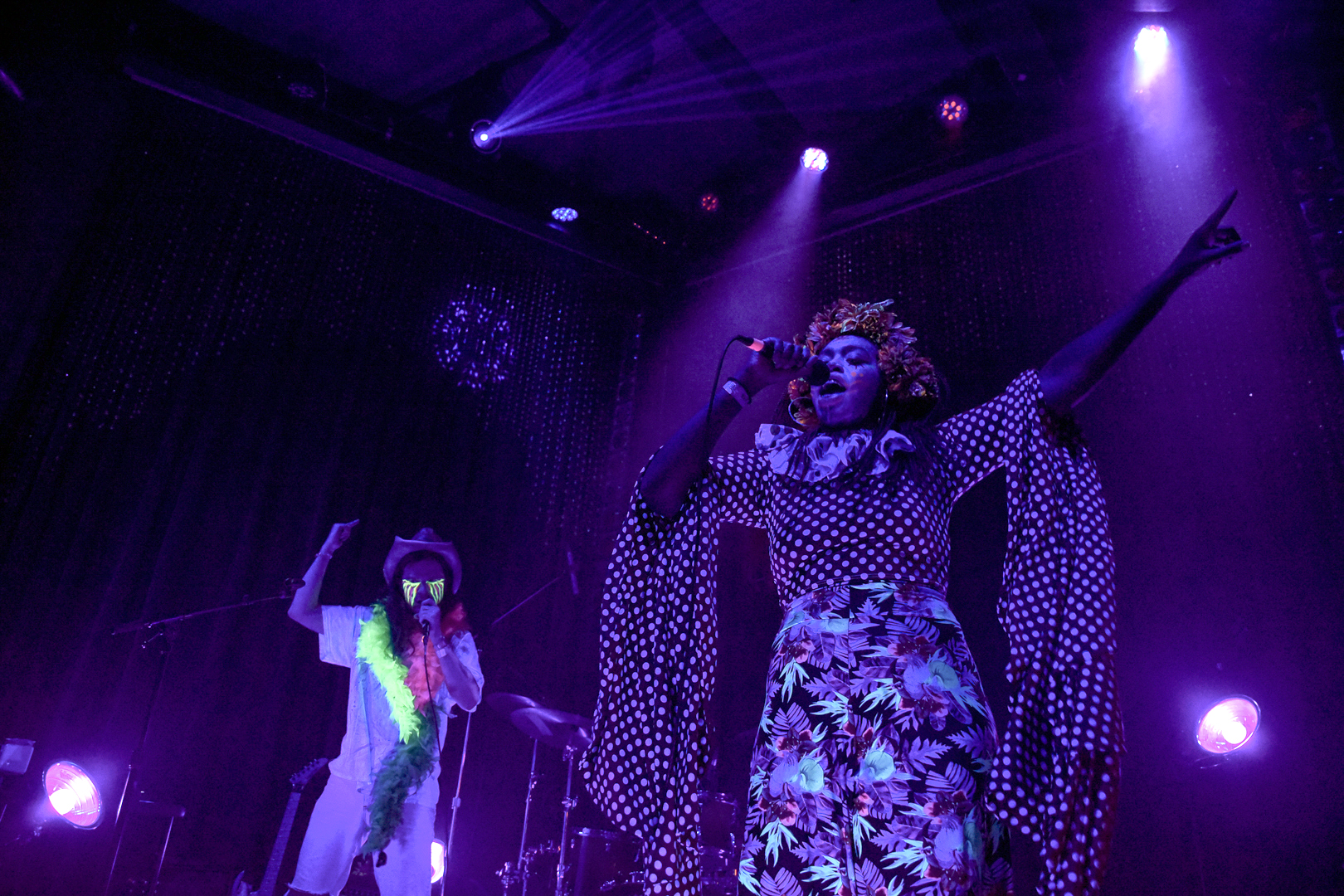 Ghösh wants you to move on their new double A-side single