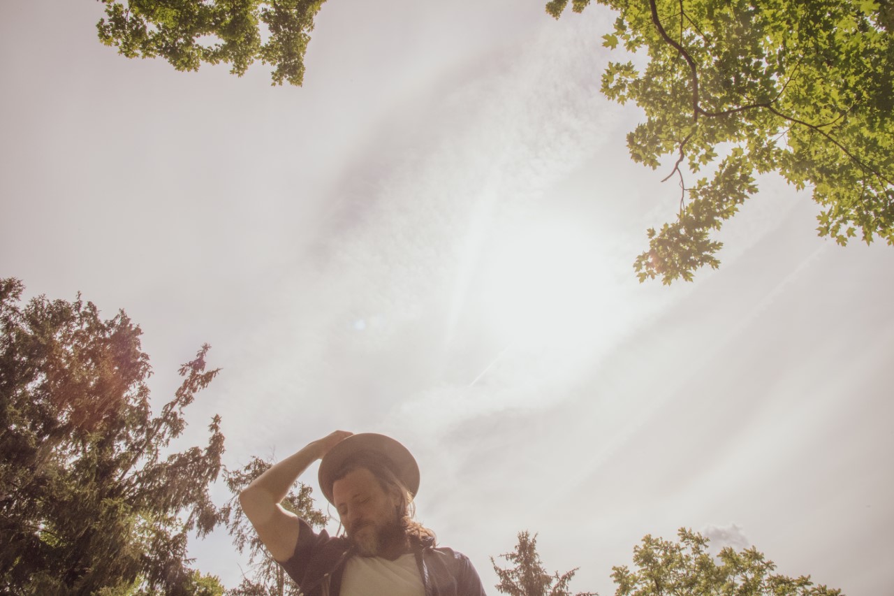 Chris Kasper embraces uncertainty on whimsical new single “Beyond Me”