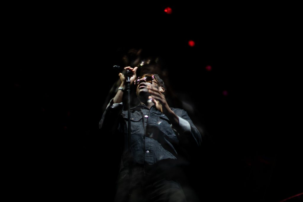 Leon Bridges was smooth, silky, and soulful at The Mann Center