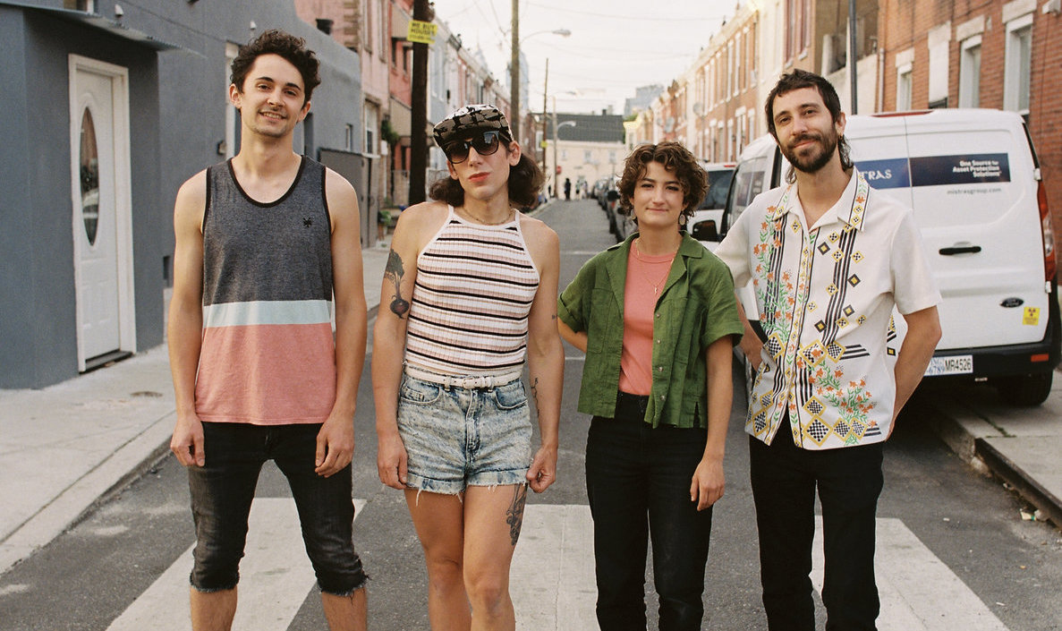 Pillow Princess debuts with dreamy tones and rock energy on double A-side single