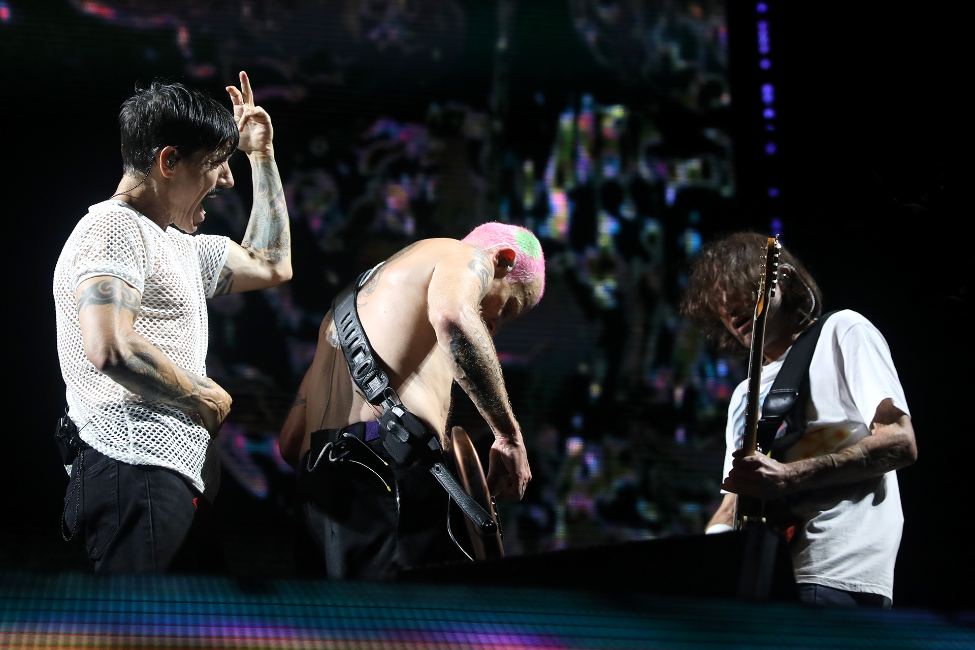 The freewheeling Red Hot Chili Peppers hold court, unpredictably, at Citizens Bank Park