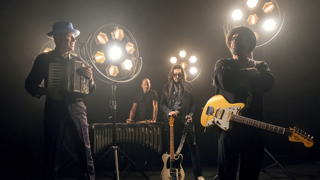 The Mavericks Are Going Back To Their Roots On ‘En Español’