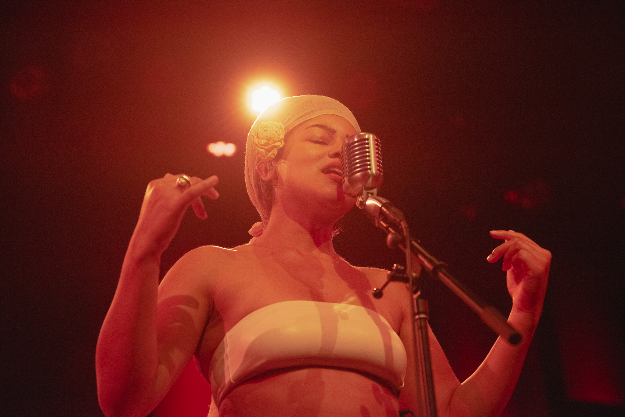 Tianna Esperanza gives a breathtaking Free At Noon performance
