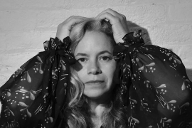 After briefly losing the ability to sing, Natalie Merchant’s voice shines anew