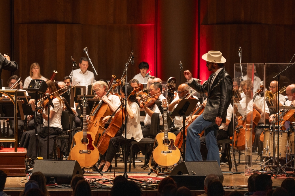 Magical Memories at the Mann with Amos Lee and The Philadelphia Orchestra