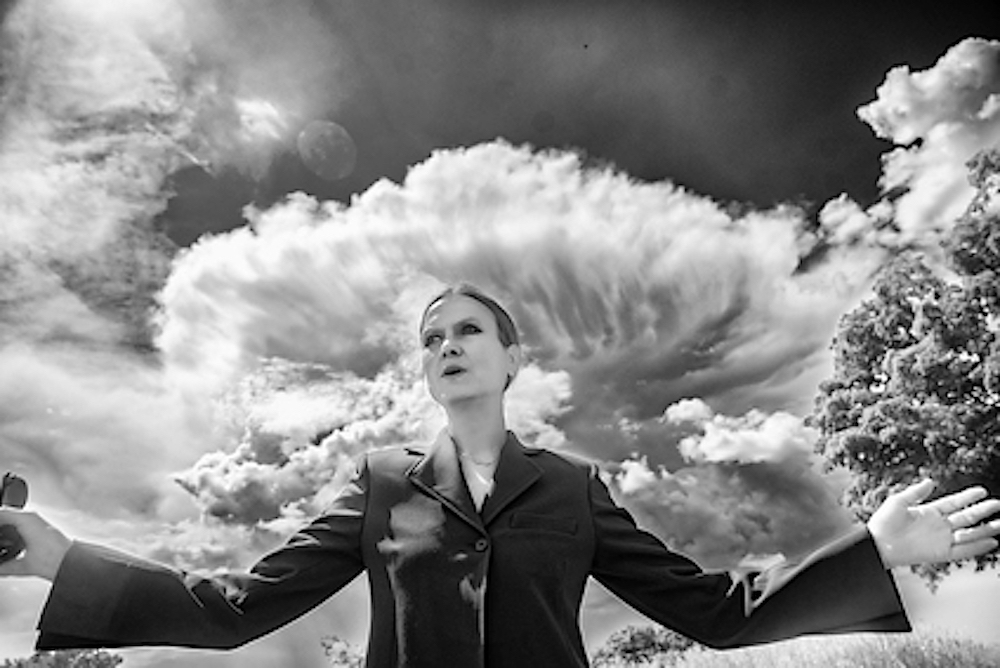 Juliana Hatfield releases “Can’t Get It Out Of My Head” ahead of ELO cover album