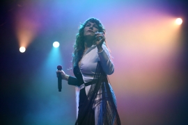 Jenny Lewis spreads ‘Joy’all’ at The Met