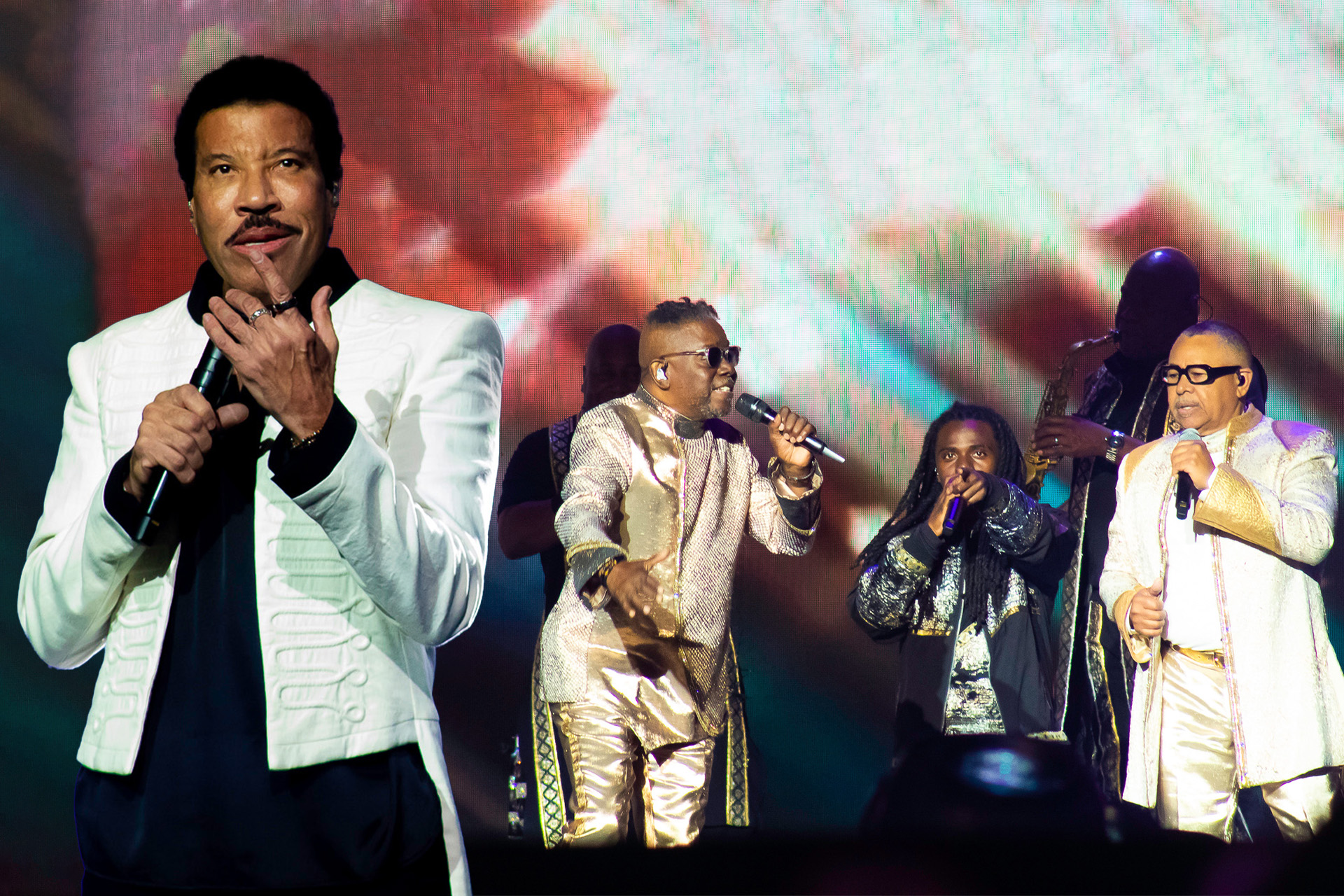 Lionel Richie and Earth, Wind & Fire put on a show for the ages at Wells Fargo Center